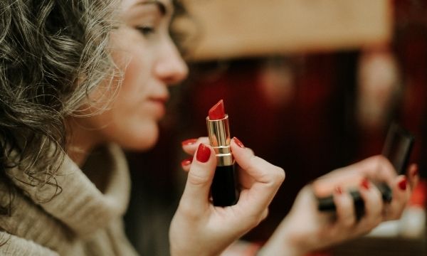 How To Apply Lipstick Perfectly Every Time