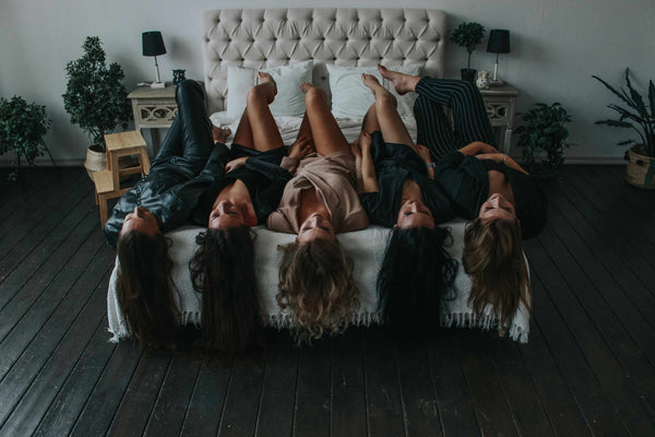How to Plan the Perfect Girls’ Night In (Skincare, Snacks & Movies)