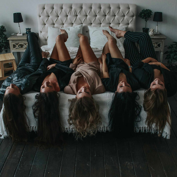 How to Plan the Perfect Girls’ Night In (Skincare, Snacks & Movies)