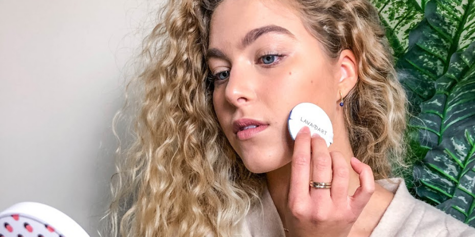 The Ultimate Guide to Choosing the Right Foundation for Your Skin Type